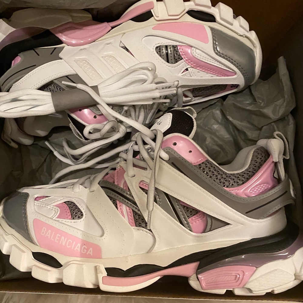SOLD‼️🎉🥳HP🎉🥳New !! BALENCIAGA PINK & WHITE  2.0 TRACK SNEAKERS 💕 - Picture 5 of 11